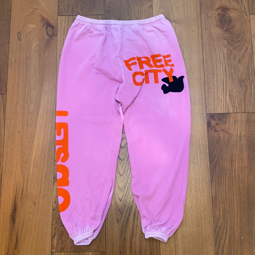 LN FREE CITY Let’s Go Sweatpants L Large